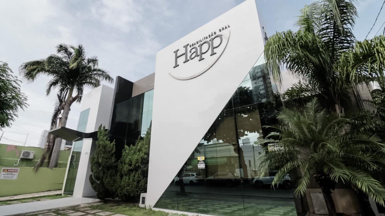 Fachada da Clínica Happy — Reabilitação Oral — Natal/RN